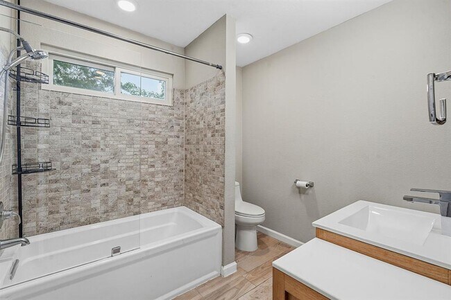 Building Photo - 1109 Traci Michelle Dr