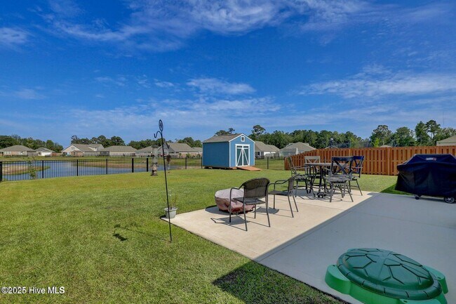 Building Photo - 519 Birdsong Dr