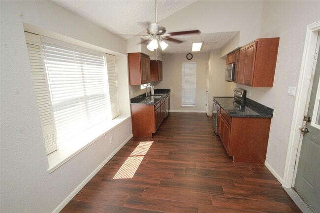 Building Photo - 22619 Braken Carter Ln