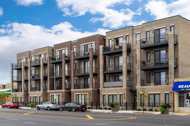 Primary Photo - 6035 W North Ave