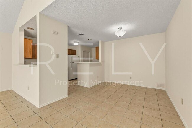 Building Photo - 604 David Curry Dr