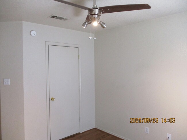 Building Photo - 163 Armadillo Ln