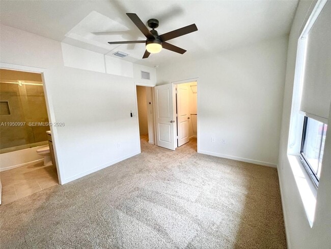 Building Photo - 429 NE 12th St