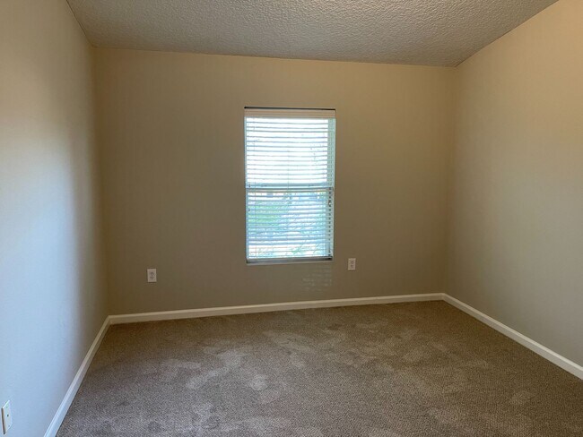Building Photo - 9575 Amarante Cir