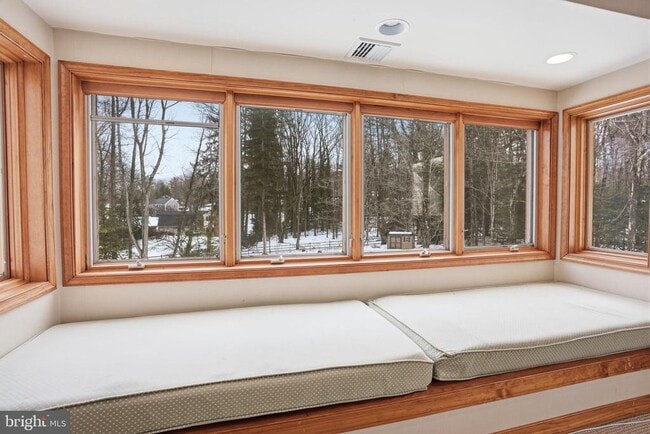 Building Photo - 244 Mathers Rd