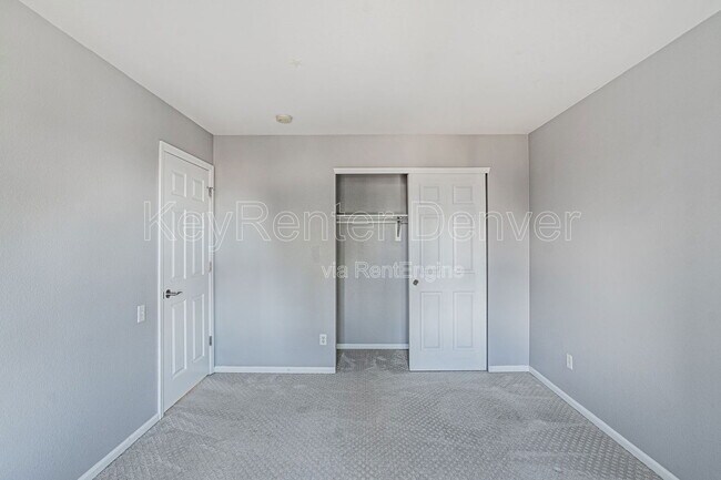 Building Photo - 3753 E Mallard St