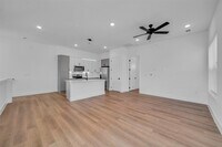 Building Photo - 1601 Mustang Dr