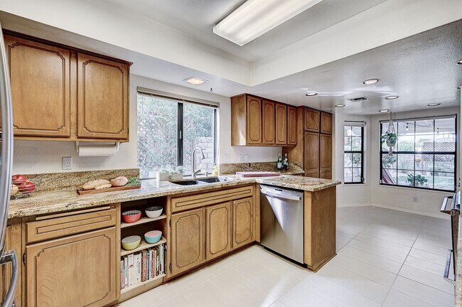 Building Photo - 2400 La Solana Way