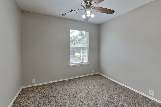 Building Photo - 6211 Gillian Park Dr