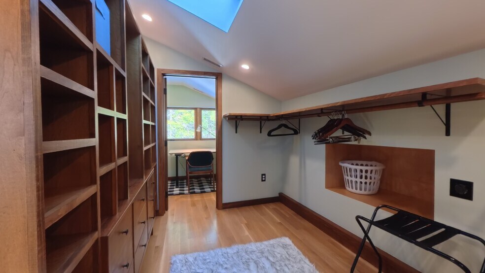 Building Photo - 64 Newcomb Rd