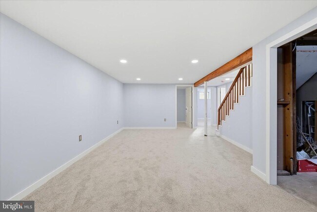 Building Photo - 311 S Buckmarsh St