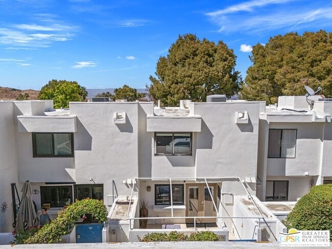 Building Photo - 48756 Desert Flower Dr