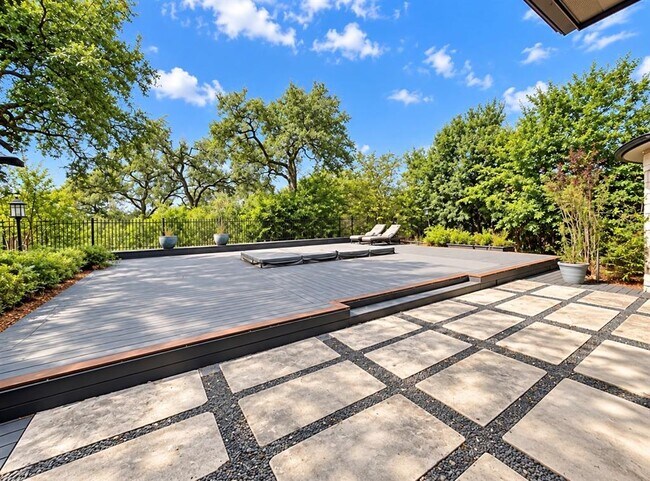 Building Photo - 6504 Trissino Dr
