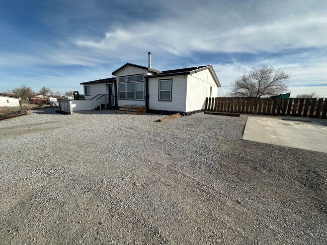 Building Photo - 3 bedrooms, 2 baths, manufactured home on ...