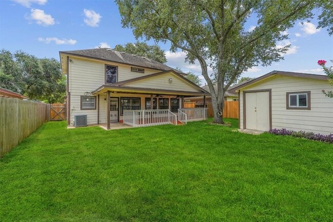 Building Photo - 16131 Canaridge Dr