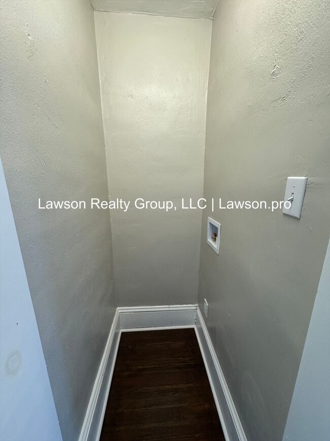 Building Photo - Updated Four Bedroom Home Close to Downtown Roanoke!