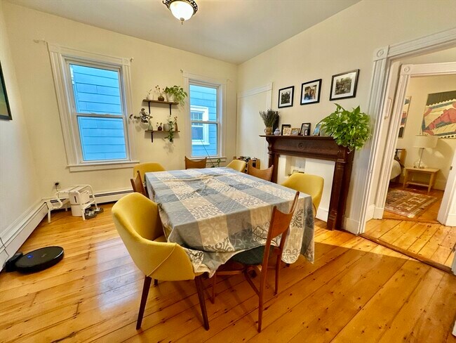 Building Photo - 11 Sheridan St