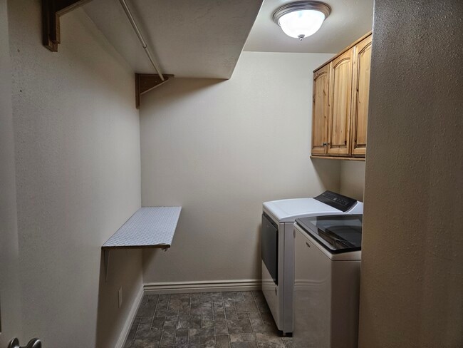 Building Photo - 4007 E 66 N