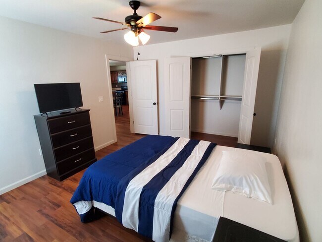 Building Photo - 37 W Thatcher St