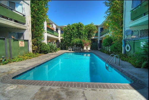 Pool - 10122 Palms