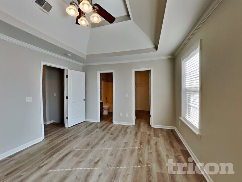 Building Photo - 401 Parrish Hill