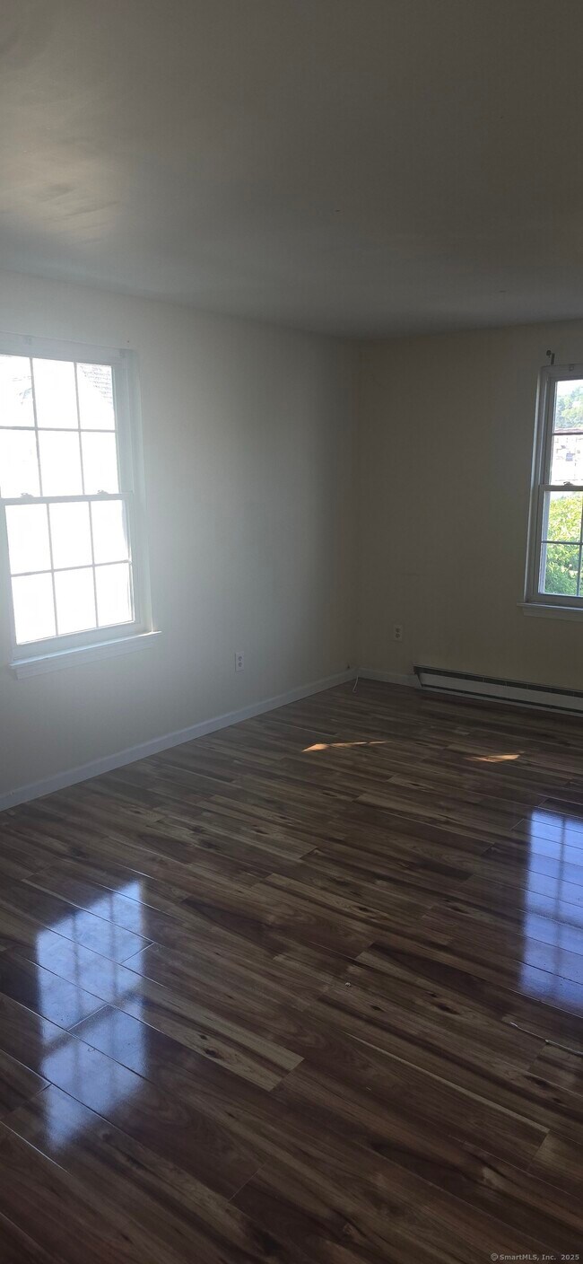Building Photo - 1744 Thomaston Ave
