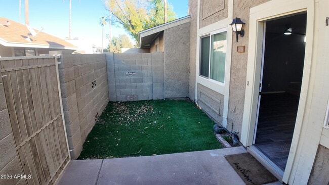 Building Photo - 1230 N 84th Pl