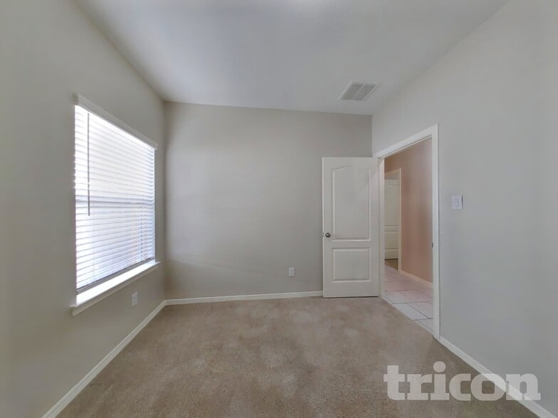 Building Photo - 20010 Northpark Oak Ln