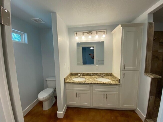 Building Photo - 300 Pendergrass St