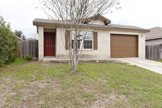 Building Photo - Charming and Spacious Home in a Quiet and ...