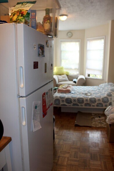 Building Photo - 40 Anderson St