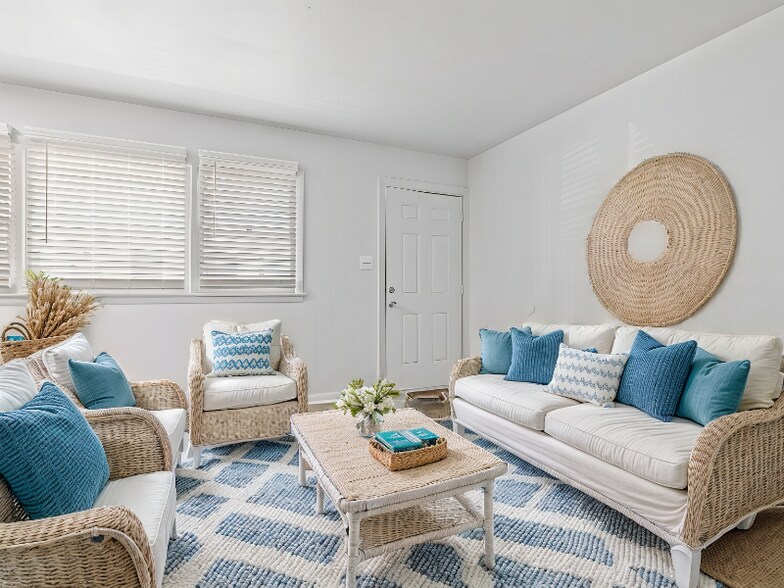 Building Photo - 3914 Pleasant Ave