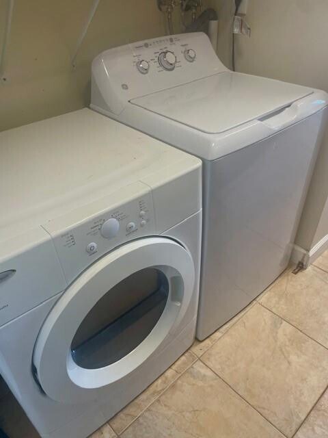 Building Photo - 3590 Blue Lake Dr