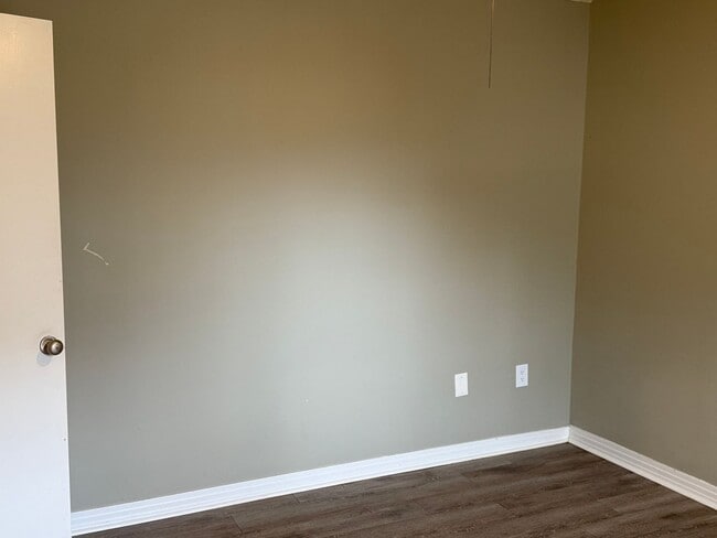 Building Photo - 3 bedroom/2 bath house in 047 Brandon!