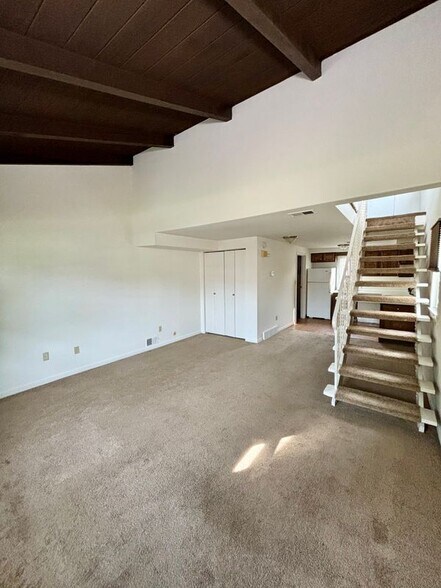 Building Photo - 15 Concord Ct