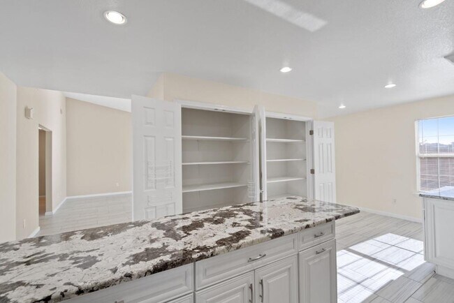 Building Photo - 2301 Redbird Cove