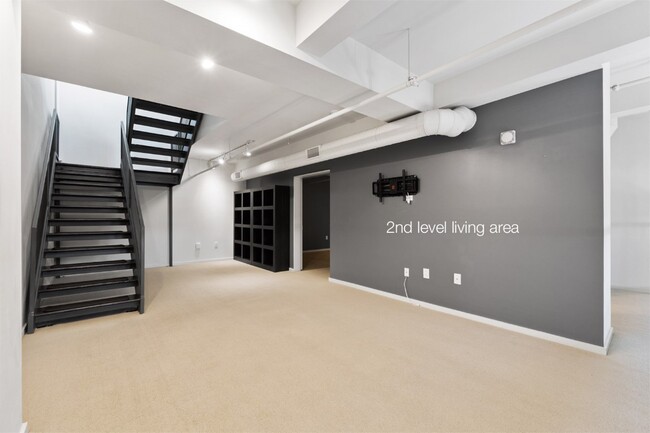 Building Photo - 915 Olive St