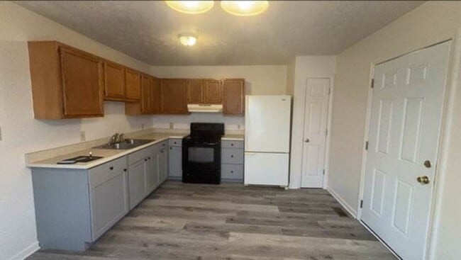 Building Photo - Spacious 2 Bed 2 Bath Duplex