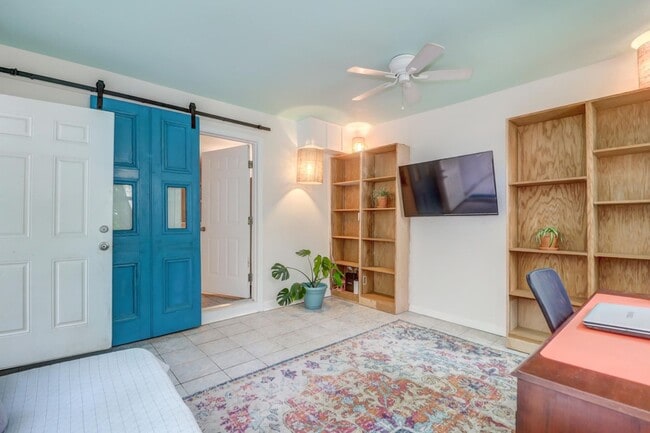 Building Photo - Quiet and Serene Johns Island Living