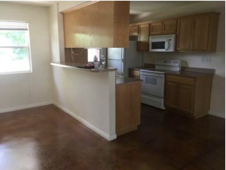 Building Photo - 2166 Cedar Valley Dr