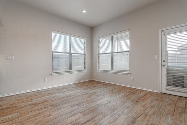 Building Photo - 6719 Yellow Rose Ct