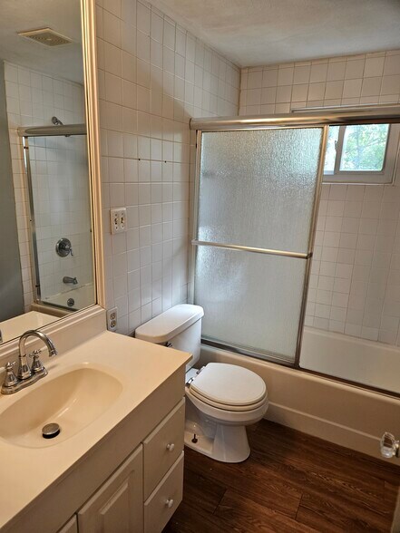 Building Photo - 1602 W University Ave