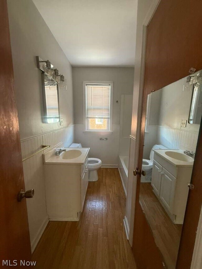 Building Photo - 2027 Warrensville Center Rd