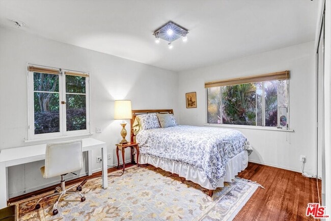 Building Photo - 212 3rd Ave