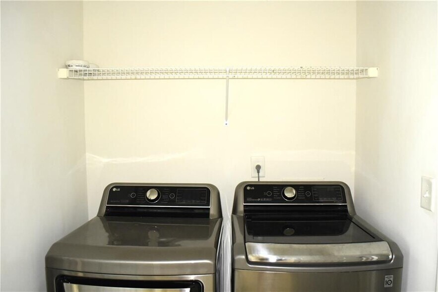 Building Photo - 3327 Edenridge Ct