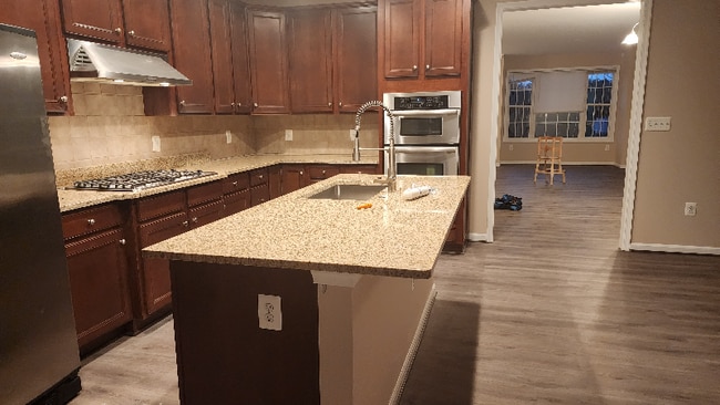 Building Photo - 25146 Harpenden Terrace