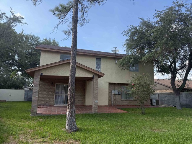Building Photo - 901 Eden Ln