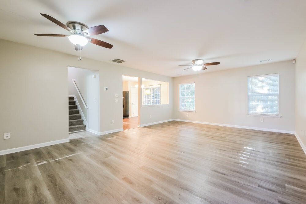 Building Photo - 2770 Mayfair Dr