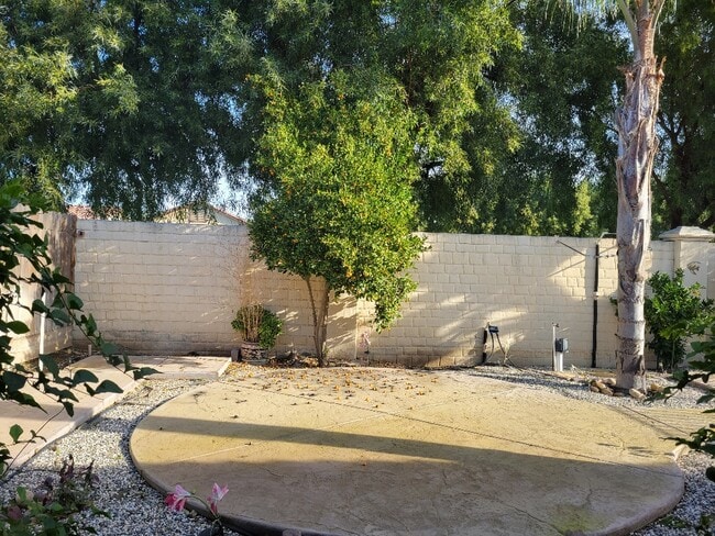 Building Photo - 1618 Oak St