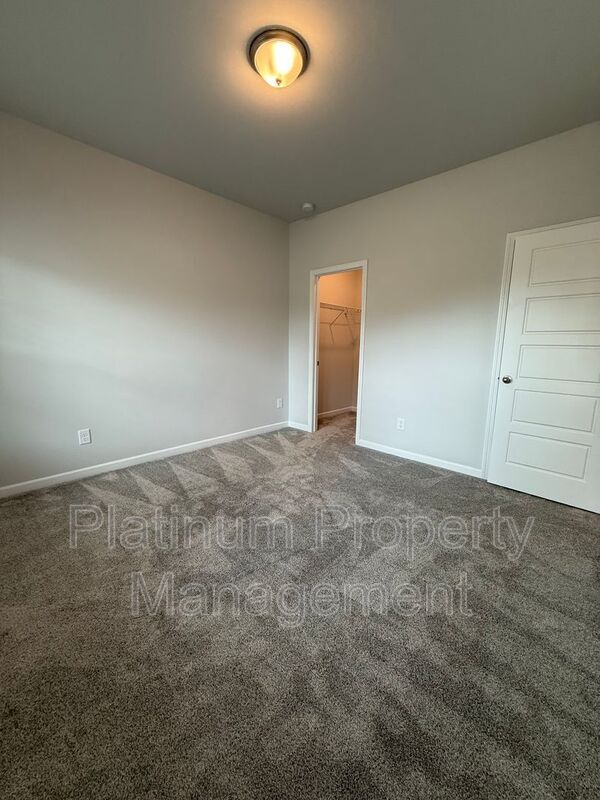 Building Photo - 1673 Dover Creek Ln